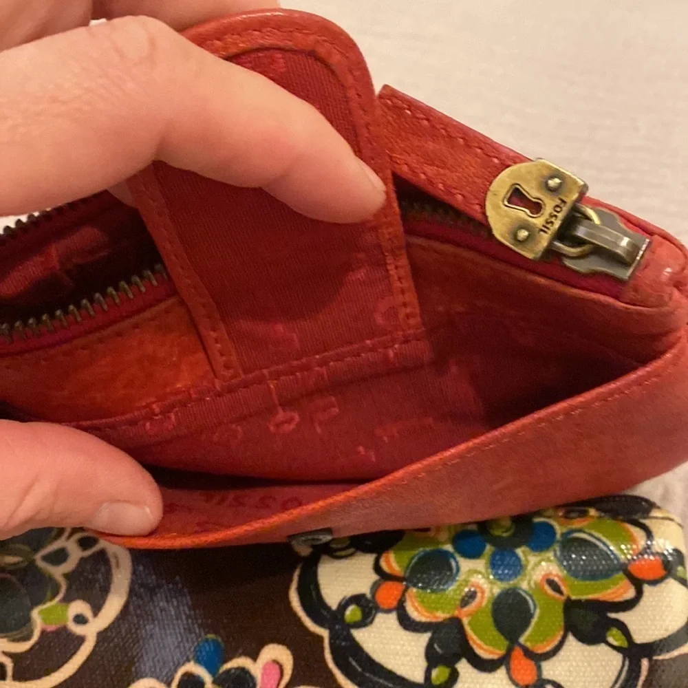 Fossil leather wristlet bag & pouch. Set 2 pieces